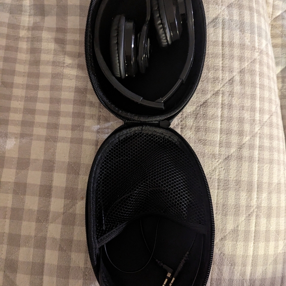 Magnussen Headphones - Picture 2 of 4